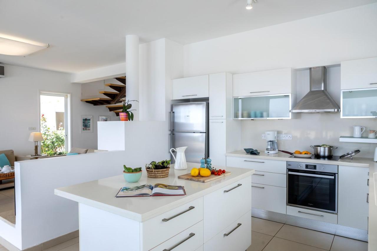 Protaras Beachfront Villa Alia 外观 照片