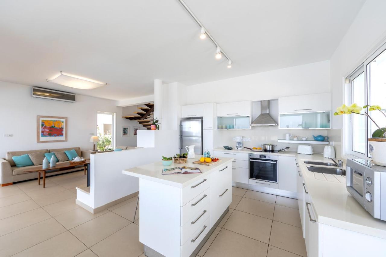 Protaras Beachfront Villa Alia 外观 照片
