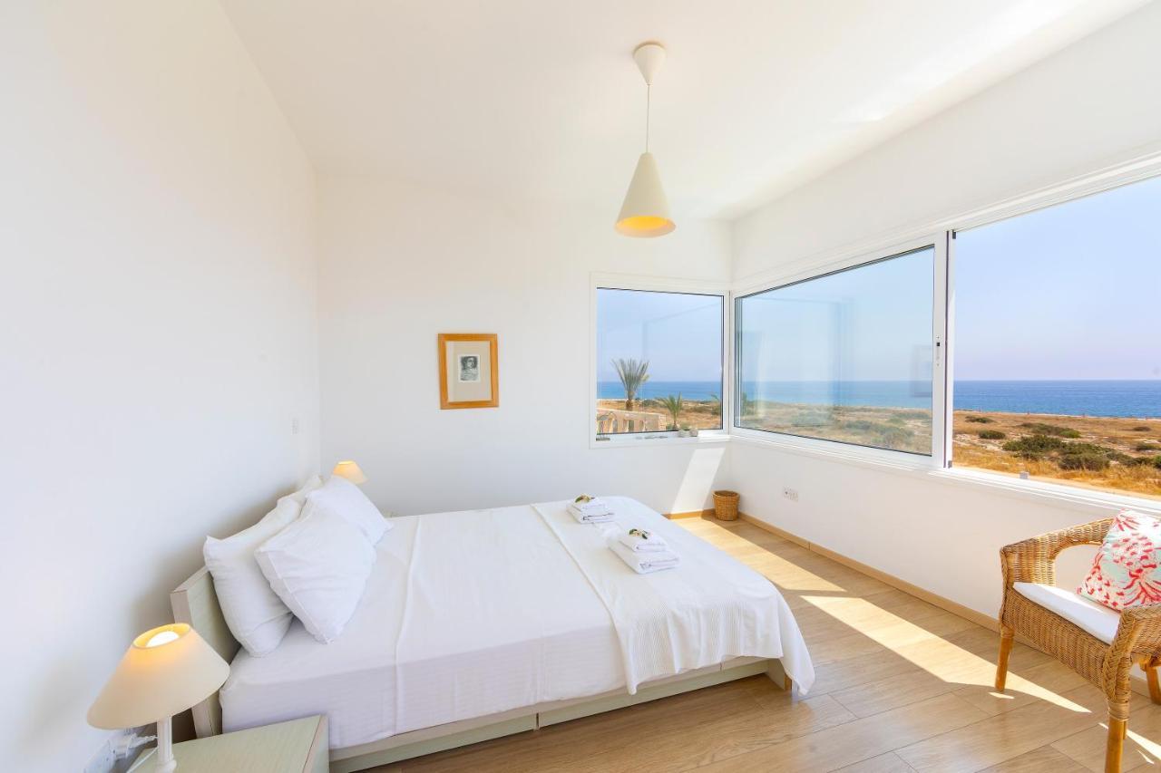 Protaras Beachfront Villa Alia 外观 照片