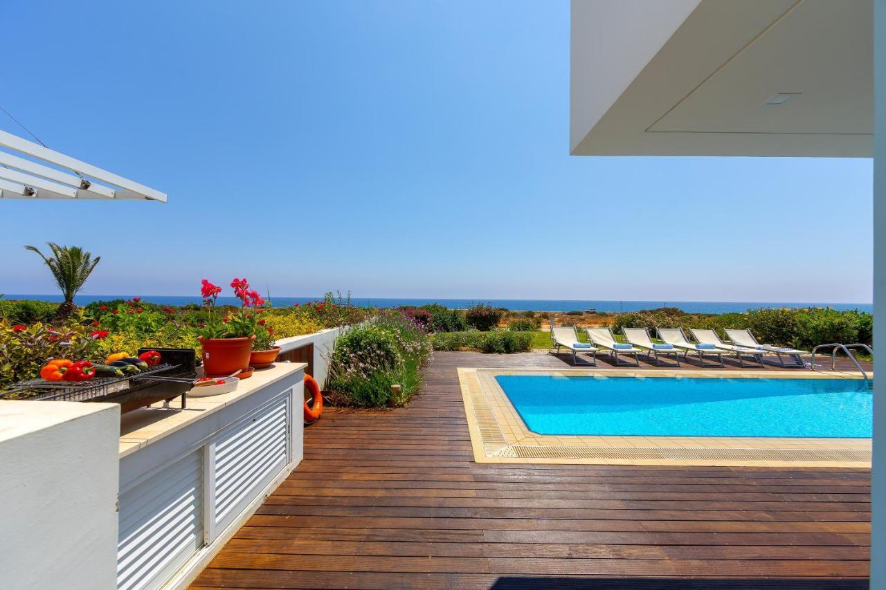 Protaras Beachfront Villa Alia 外观 照片