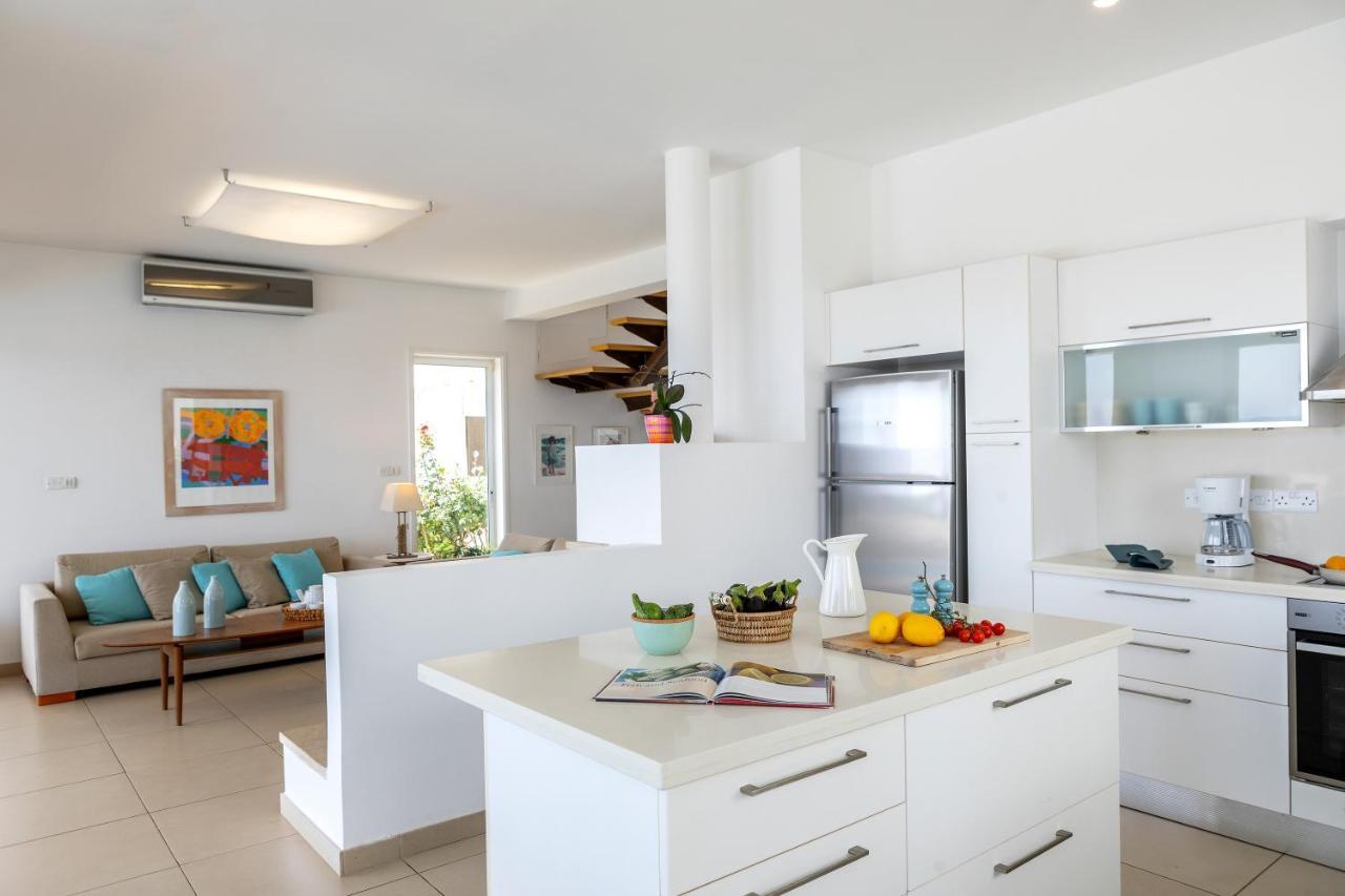 Protaras Beachfront Villa Alia 外观 照片