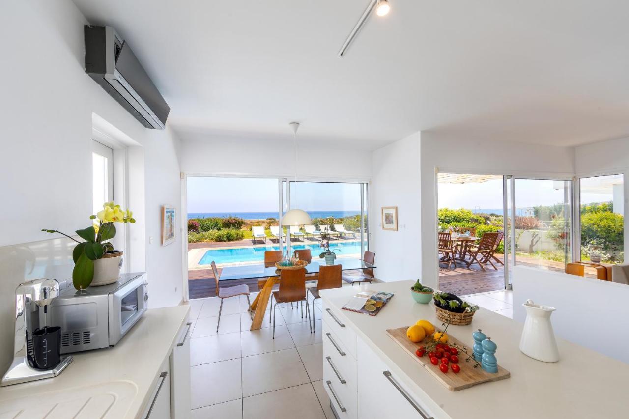 Protaras Beachfront Villa Alia 外观 照片