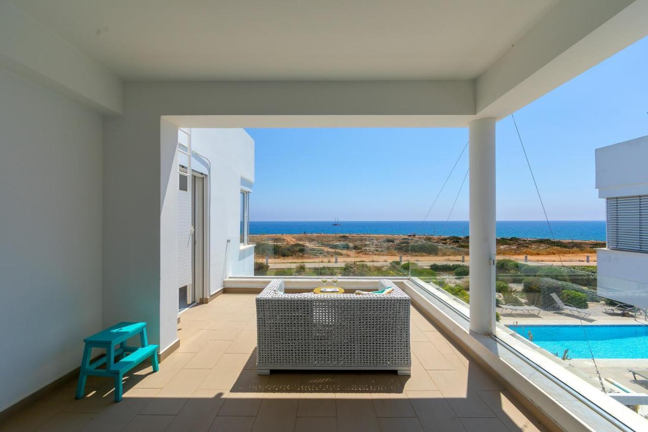 Protaras Beachfront Villa Alia 外观 照片