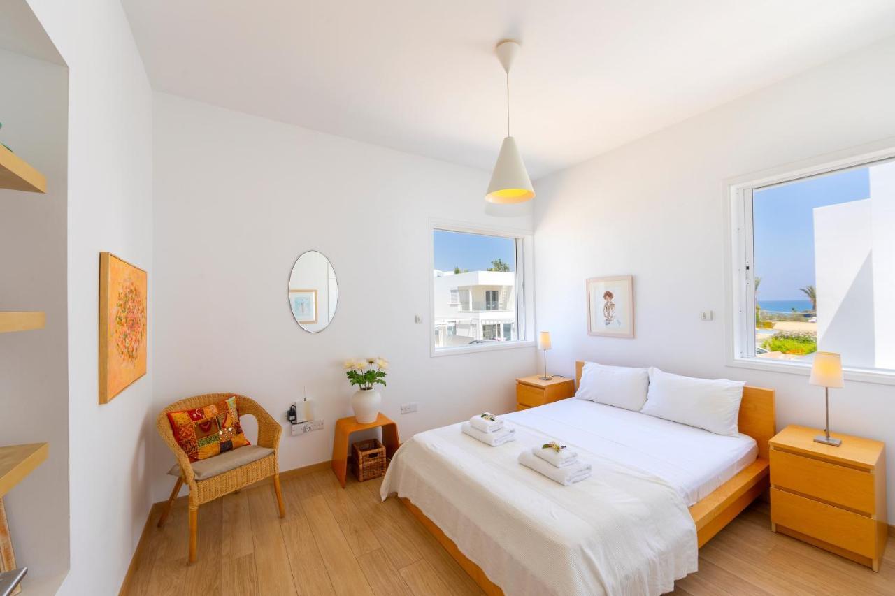 Protaras Beachfront Villa Alia 外观 照片