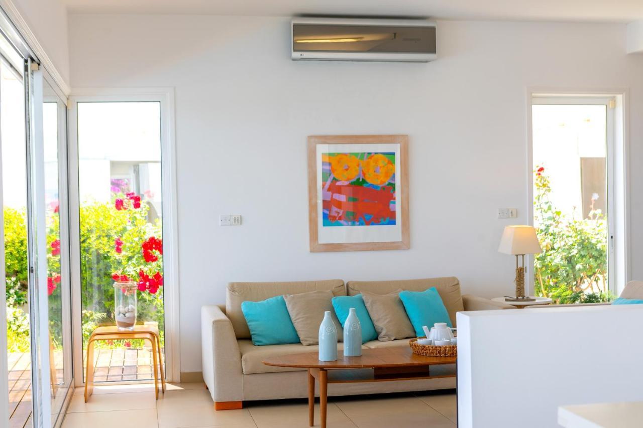 Protaras Beachfront Villa Alia 外观 照片