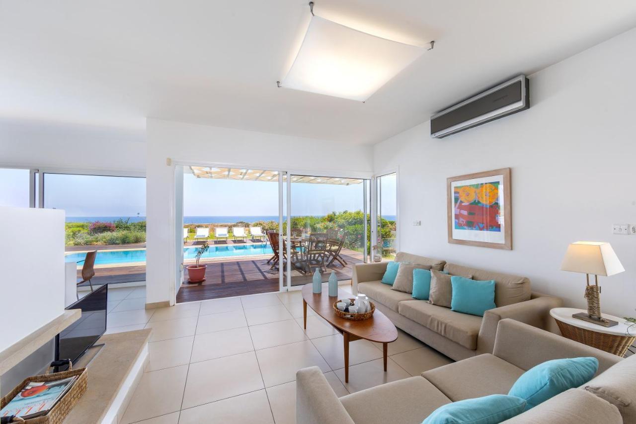 Protaras Beachfront Villa Alia 外观 照片