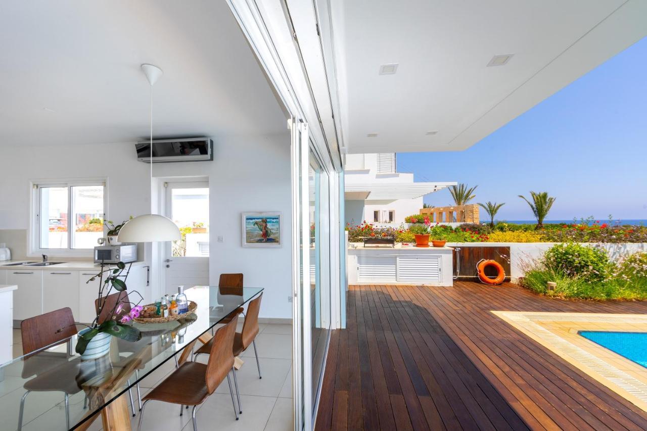 Protaras Beachfront Villa Alia 外观 照片