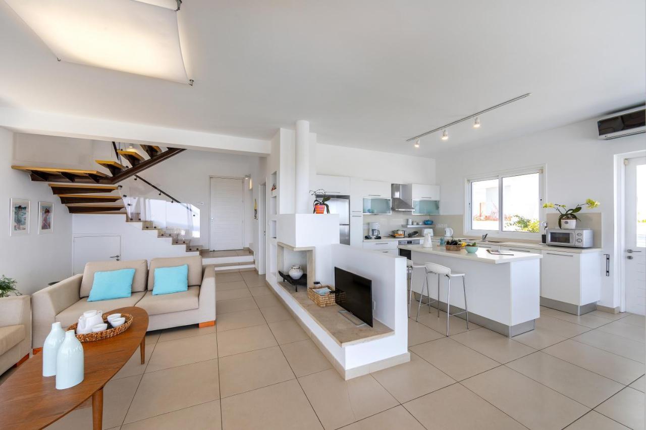 Protaras Beachfront Villa Alia 外观 照片