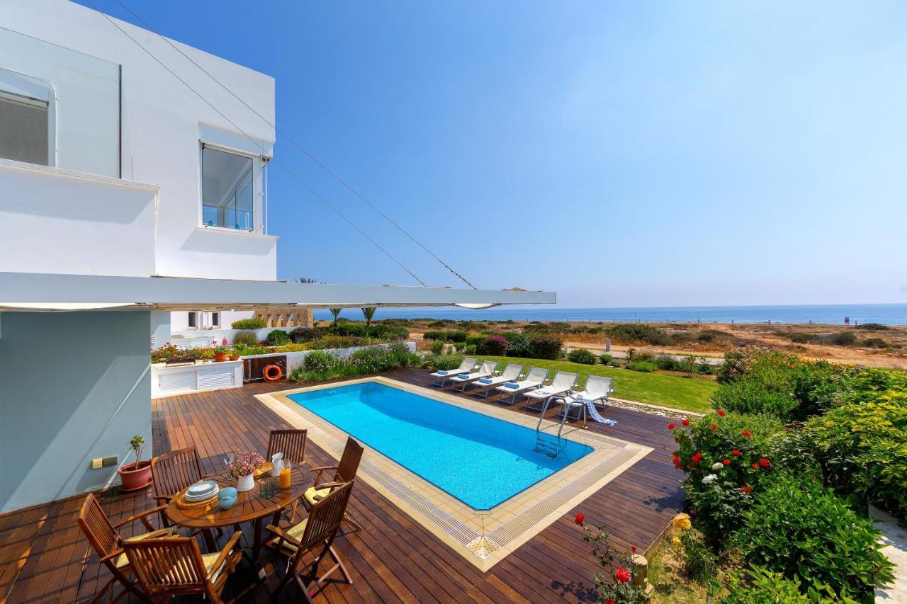 Protaras Beachfront Villa Alia 外观 照片