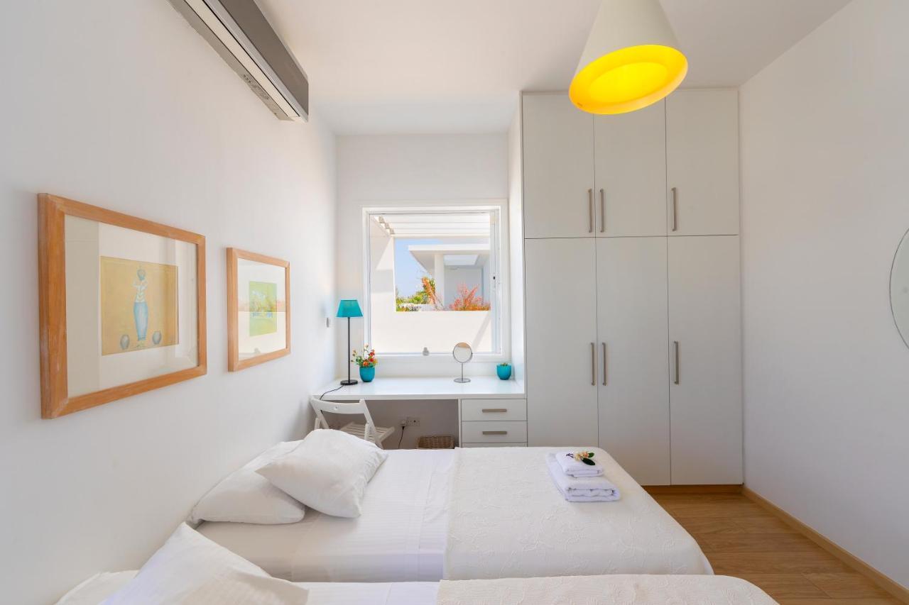 Protaras Beachfront Villa Alia 外观 照片