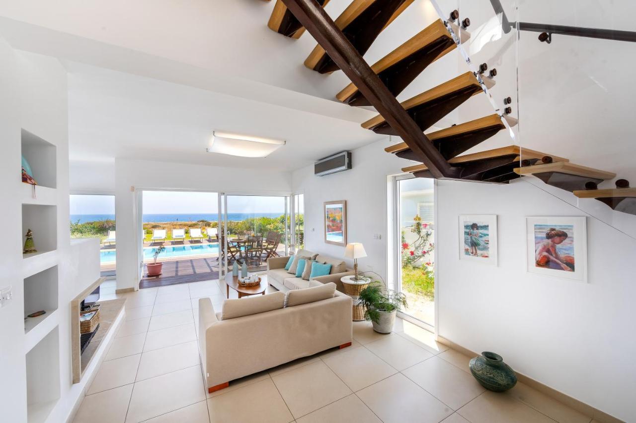 Protaras Beachfront Villa Alia 外观 照片