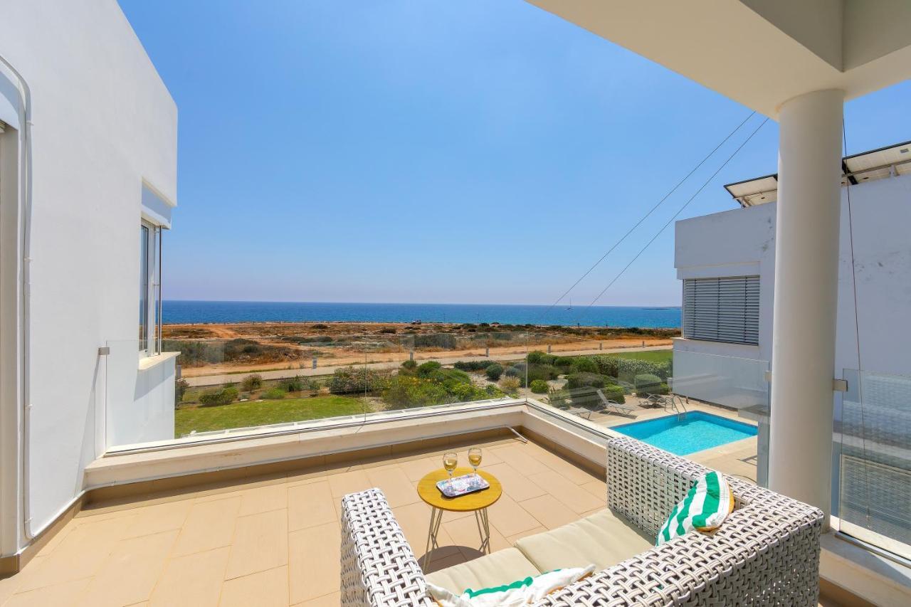 Protaras Beachfront Villa Alia 外观 照片