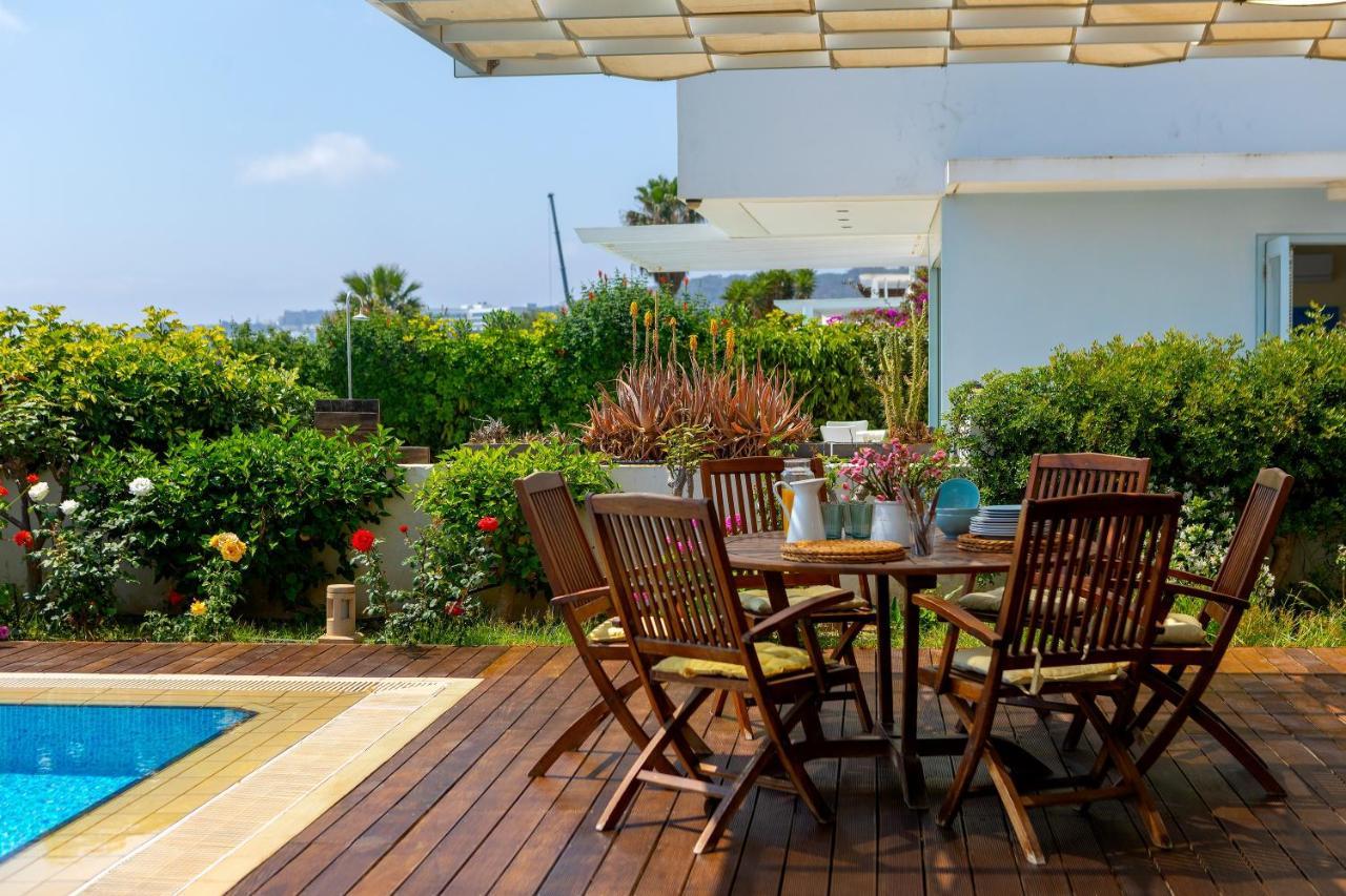 Protaras Beachfront Villa Alia 外观 照片