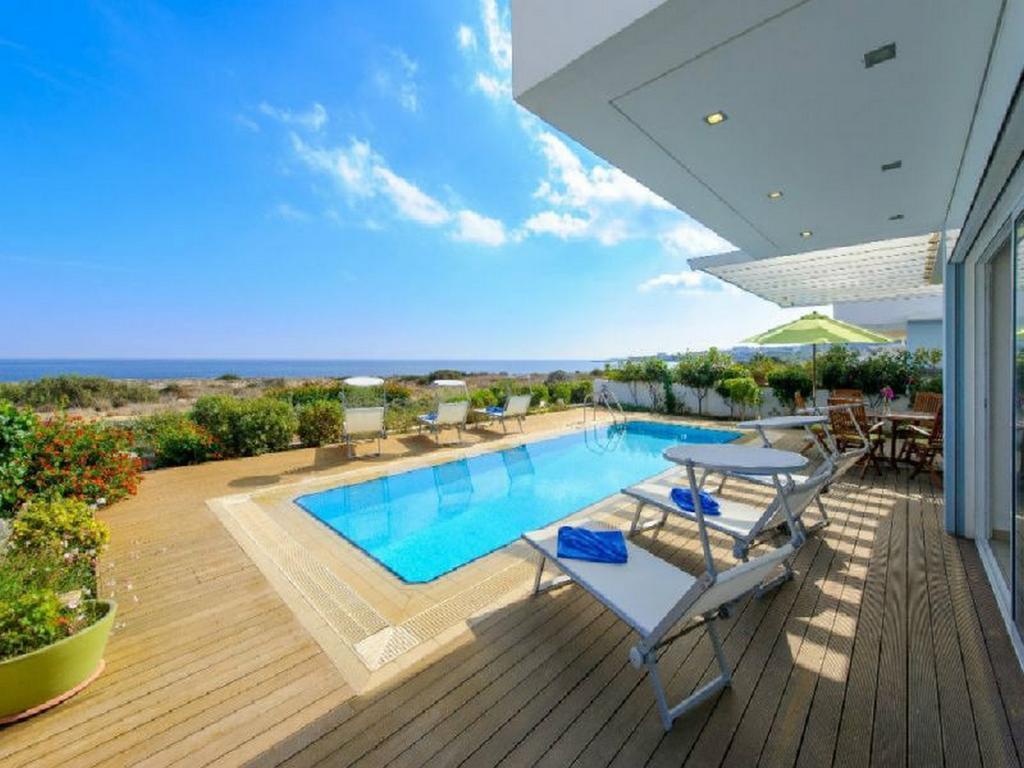 Protaras Beachfront Villa Alia 外观 照片